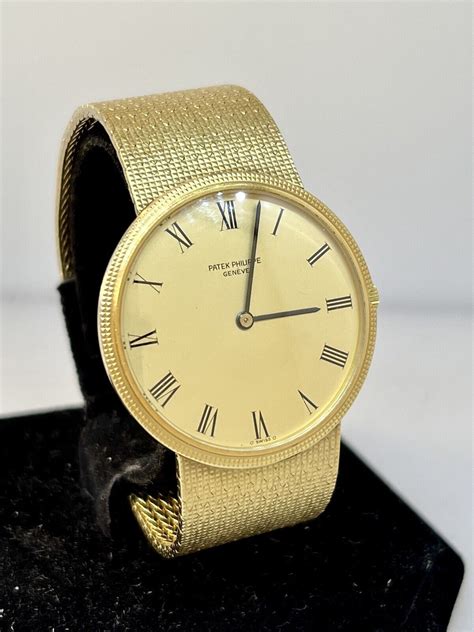 patek philippe calatrava gold bracelet price|Patek Philippe Calatrava platinum.